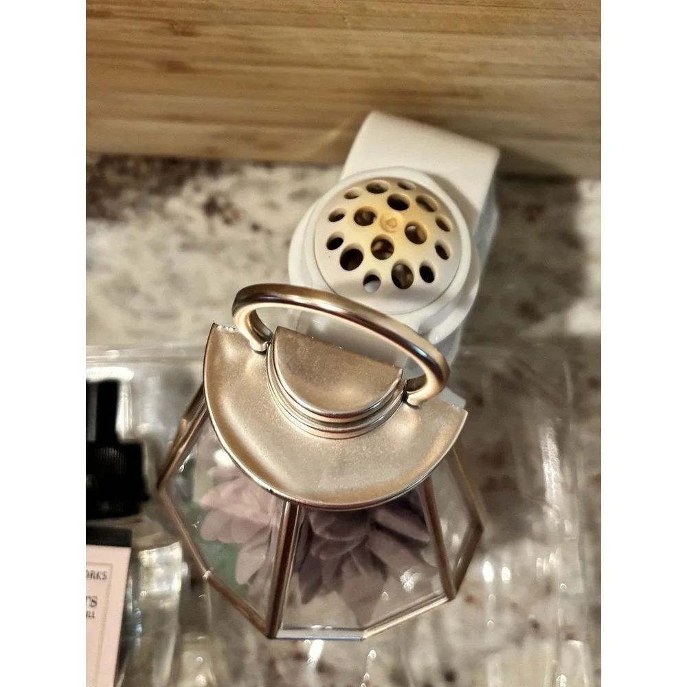 IN THE STARS White Barn Bath & Body Works Wallflower With 2 Refill Bulbs READ - Picture 2 of 5